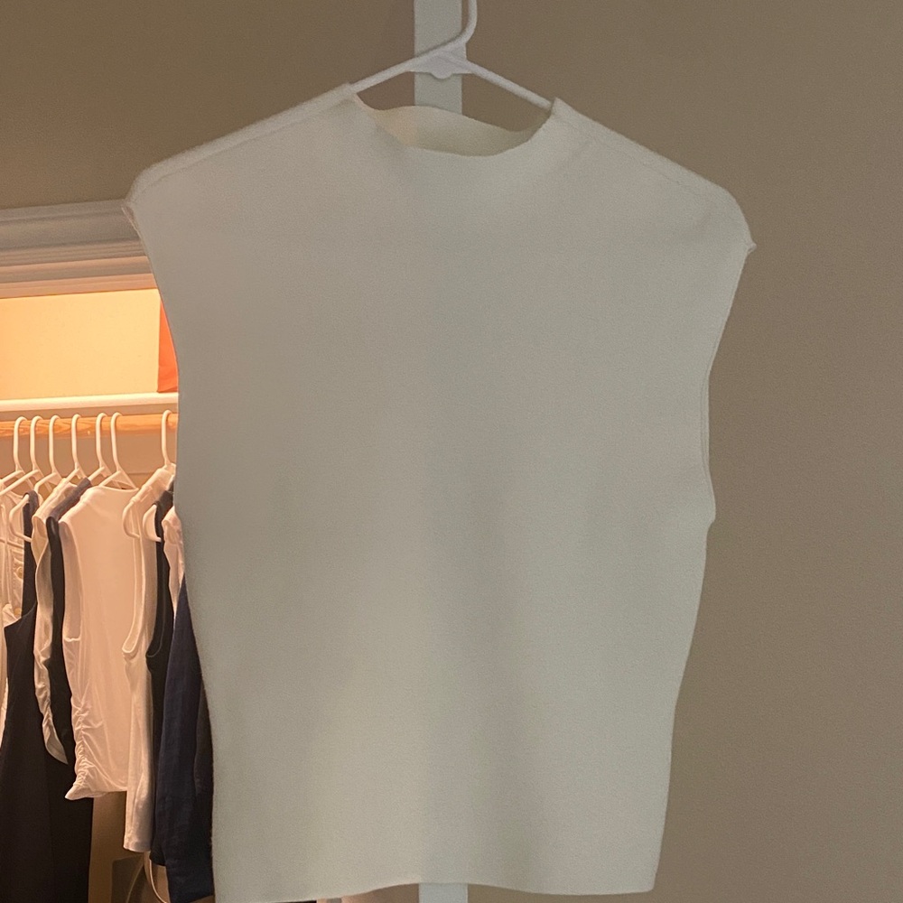 ARITZIA KNIT TOP